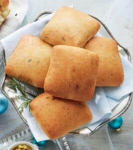 Garlic-Herb Roadhouse Rolls