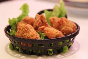 Fried Chicken with Garlic Walnut Sauce